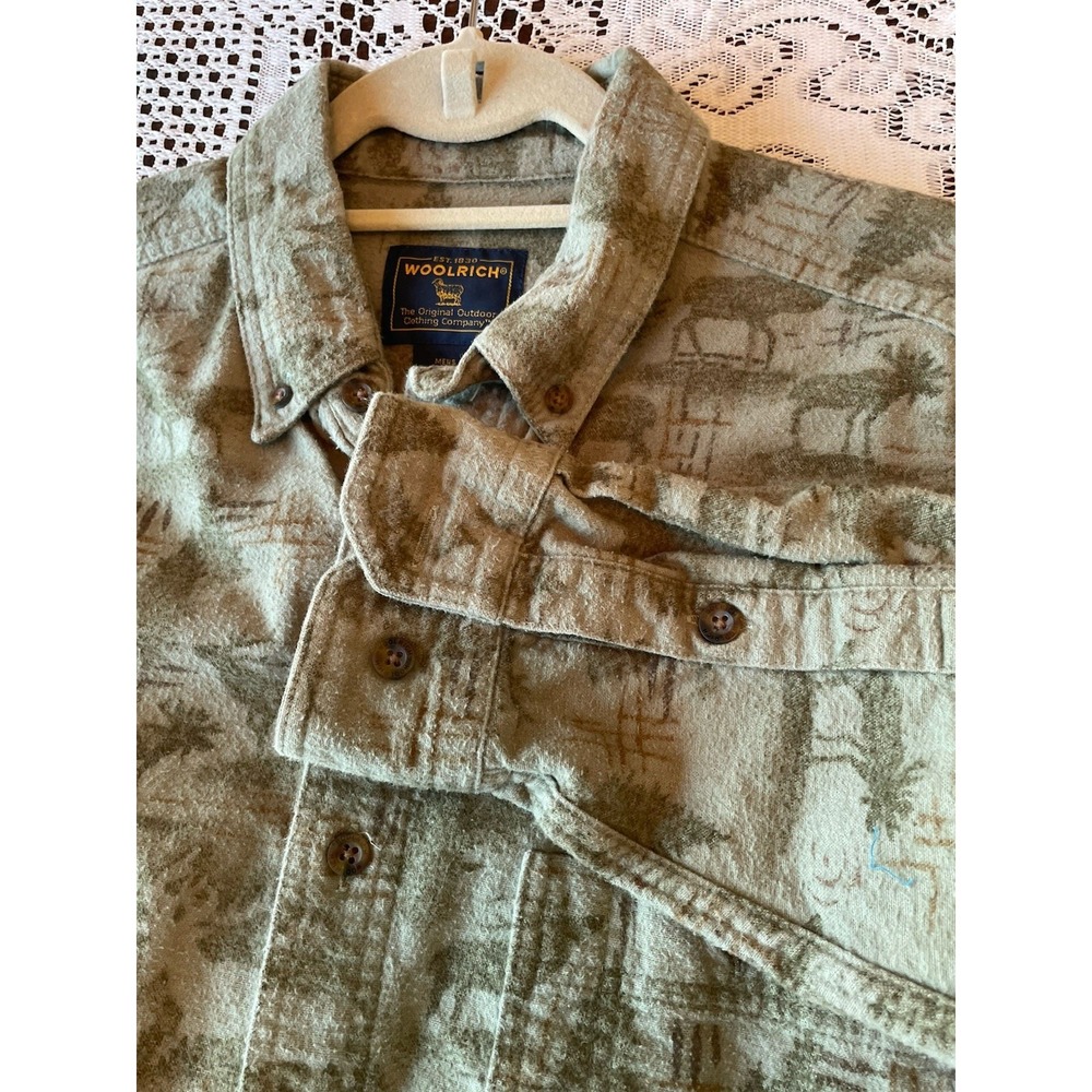 Woolrich Mens Green Flannel SIZE  L Button Up Long Sleeve Shirt Deer/Forest 6579